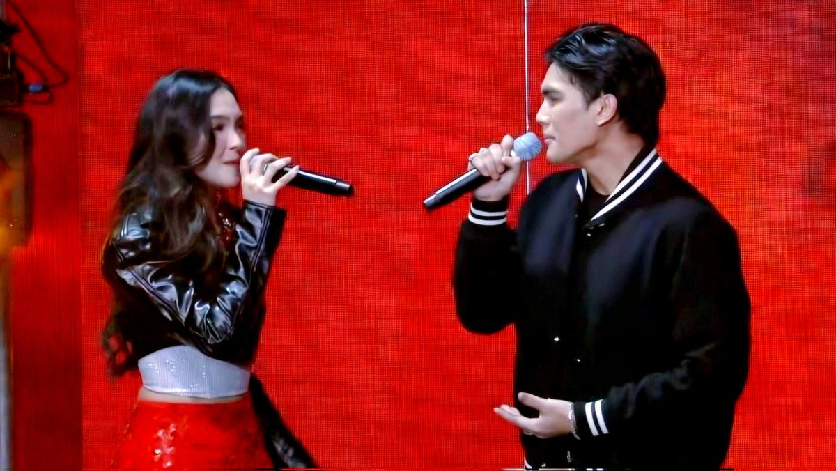 Shyllah 🍁 tweet media