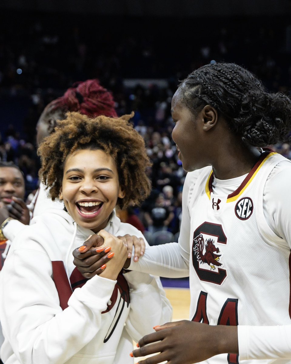GamecockWBB's tweet photo. WE ALL WE GOT, WE ALL WE NEED!! Goodnight FAMS 🤙 https://t.co/lgF3yzzohr