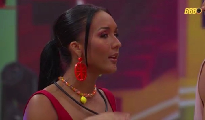Dantinhas's tweet photo. Jonas sobre a Sarah: "Sinto muita falta dela. A gente era próximo pra caralho. Só de estar perto, eu me sentia mais seguro."

Maxiane: "Ela é um sol." #BBB26 https://t.co/vbO1VVoHjz