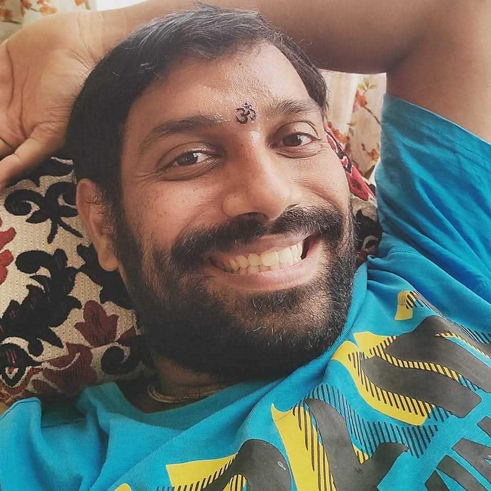 NikilAppanna's tweet image. ಭಕ್ತಿ, ನಂಬಿಕೆ ಮತ್ತು ಅಂತ್ಯವಿಲ್ಲದ ಸಂತೋಷದಿಂದ ತುಂಬಿದ ಮಹಾ ಶಿವರಾತ್ರಿಯ ಶುಭಾಶಯಗಳು 🙏😇 Permanent OM Tattoo on my forehead 🔥 #HappyMahaShivaratri 🙏 #HappyWeekendGuys #GoogleMaps #LocalGuidesConnect #Bengaluru #Mysuru #Kodagu #Mangaluru #Karnataka #India 🇮🇳 #OmNamahaShivaya #JaiSriRam 🕉️