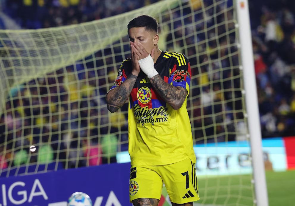 FidalguismoCA's tweet photo. Mucho hablar de la pantera y kevin pero no veo a nadie hablar de este imbecil. Tuvo que abrir la boca a media semana y mira el fantasma que fue hoy, si vas a hablar y pierdes por lo menos muérete de algo en el campo. IMPRESENTABLE BRIAN HOY. https://t.co/QDd5DGjIrL
