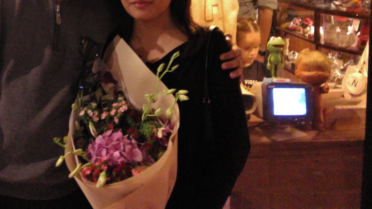 _nvrl's tweet photo. jaz’s hand-picked bouquet <3 https://t.co/2078DNdRGN