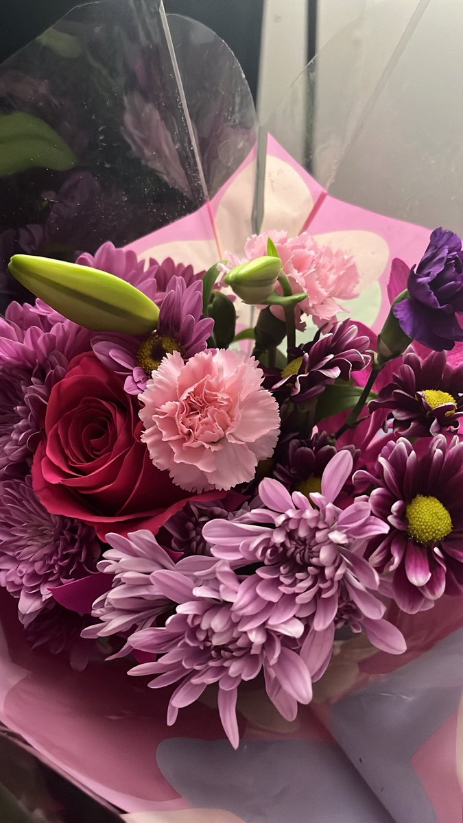 __jodiarias's tweet photo. happy valentineโs day๐๐
#frienddate https://t.co/GpeO6v8nfv