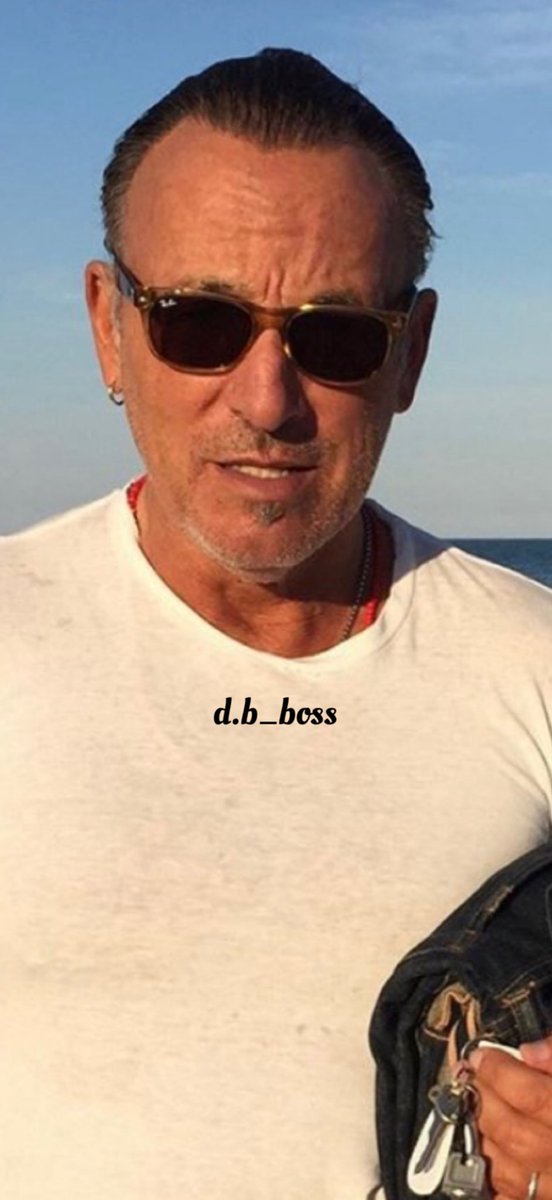 “…Now I know your mama she don’t like me ’cause I play in a rock and roll band
And I know your daddy he don’t dig me but he never did understand…”

❤️🎸🇺🇸🎷🇮🇹❤️
Credit to 📸

#FromItalyForBruce
#Springsteen
#BruceSpringsteen
#LOHADTour
#Springteenism
#15Febbraio
#February15