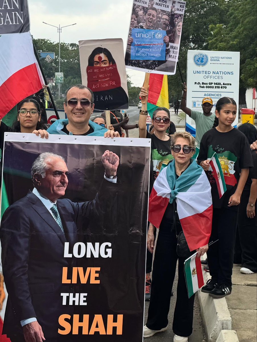 Me_Unstoppable2's tweet photo. آفریقا، غنا، آکرا (پایتخت غنا)، تجمع در مقابل سفارت جمهوری اسلامی، شنبه ۱۴ فوریه ۲۰۲۶

Africa, Ghana, Accra (Capital of Ghana), Protest in front of the Islamic Republic Embassy, Saturday, February 14, 2026

#جاویدشاه
#IranRevolution2026‌ 
#Feb14Forlran https://t.co/dOcQffxkVL