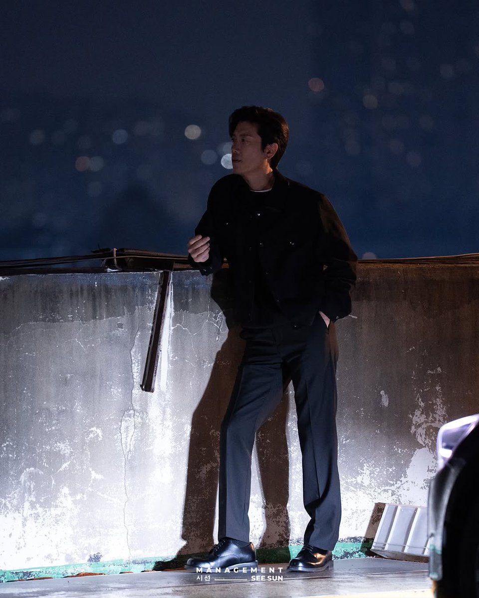 기럭지랑 몸선 좀 봐 어딜봐서 56세야