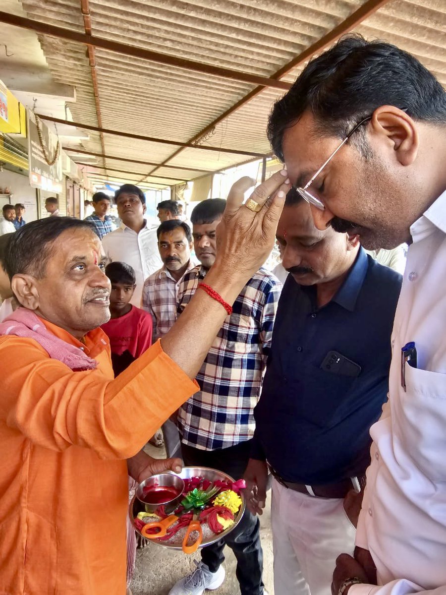Ajay_Darji_'s tweet photo. આજરોજ લુણાવાડા તાલુકાના હાડોડ-ચાટકી મુકામે પગી કીર્તનભાઈ ના નવીન સાહસ થી માધવ પંચામૃત પાર્લર નું શુભારંભ કરી નવીન વ્યવસાયમાં ઉત્તમ પ્રગતિ અર્થે હાર્દિક શુભકામનાઓ સહ અભિનંદન આપ્યા. https://t.co/kpvR68o75c