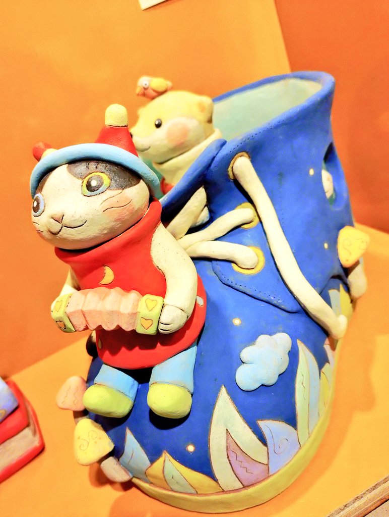 WEST】 月魚ひろこ展「となりの窓にネコがいる」本日最終日です