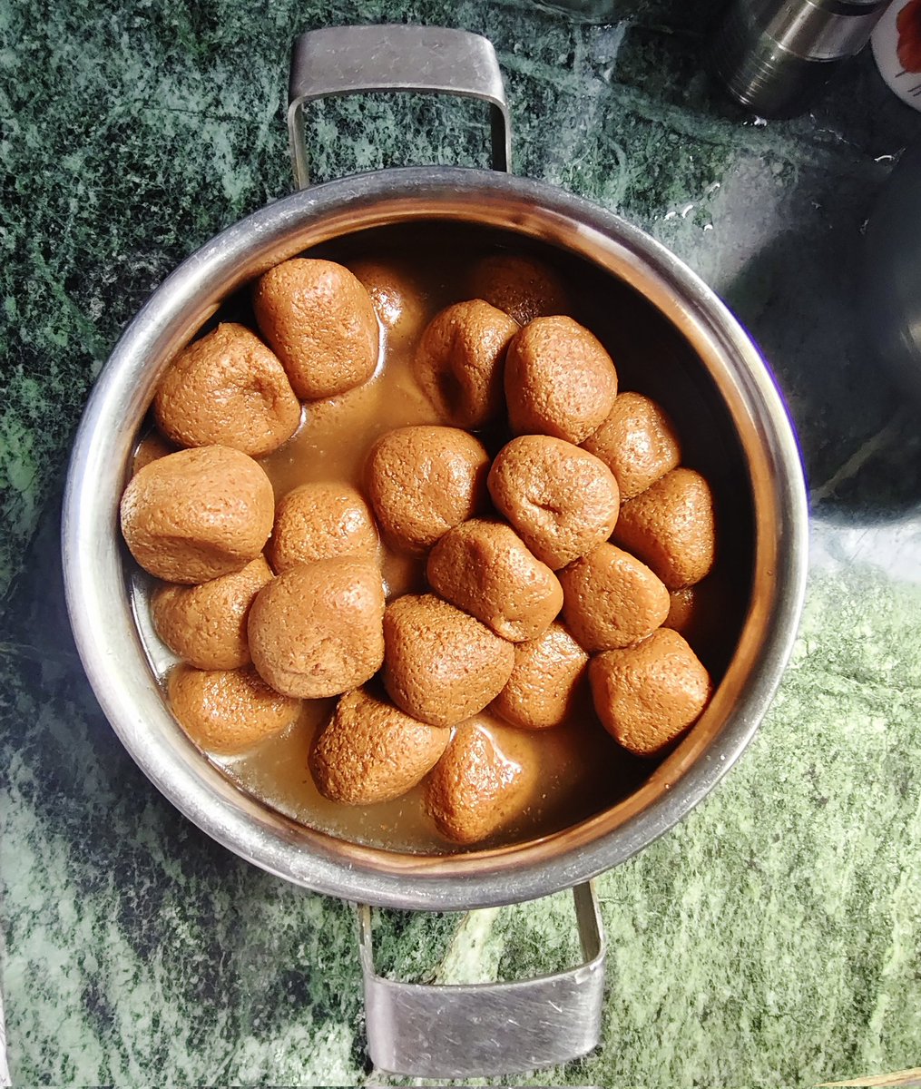 ଆସିଗଲା ଲାଇଫ ଲାଇନ!
 ଭୁଜା ଆଉ ନୀଳଗିରି ରସଗୋଲା ।😋
ଭୁଜା ନଭ୍ 💞 ରସଗୋଲା 💞
#ବାଲେଶ୍ଵର
#Baleshwar #Rasagola Soft,Juicy and Sweet 💞🙏