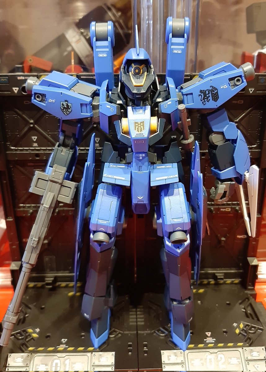 1/100シュヴァルベグレイズ(マクギリス機)をパチ組、部分塗装&墨入れ