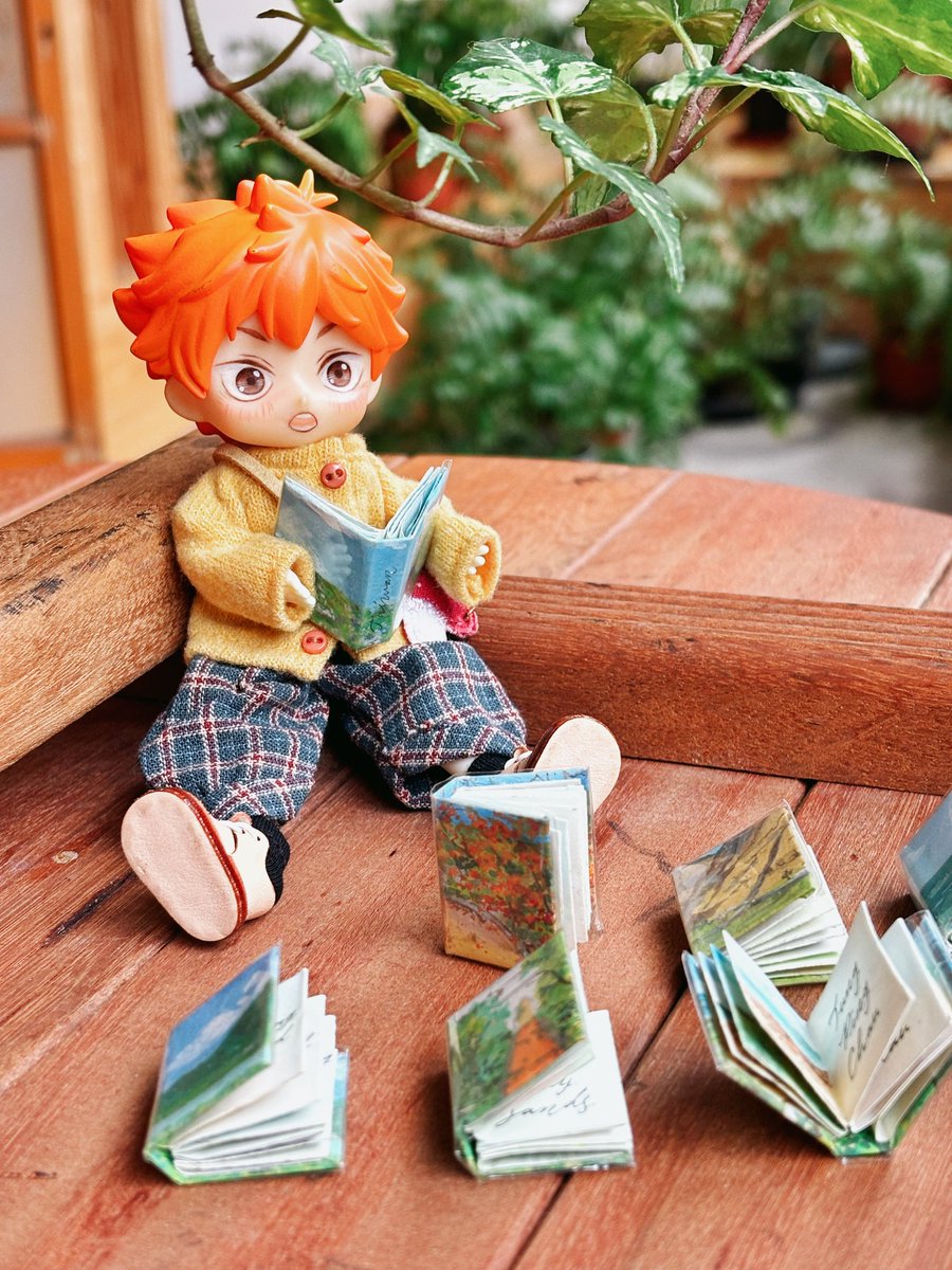 DollGalaHK's tweet photo. Doll Gala HK Vol.4~OB11 &amp; 1/12 Scale Only Event 
【攤位宣傳】
名稱：
Mstandforc
簡介：
「用風景畫療癒你的生活。」
Mstandforc由一位喜歡畫畫和西洋書法的香港左撇子女生於2014年創立，一直以來「旅行與風景畫」都是品牌重要的創作養份，因為養了三隻黏土人，���以一腳踏入了另一個微縮世界！ https://t.co/NlqhYEraSq