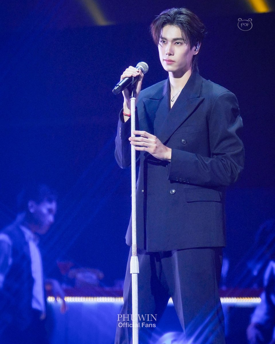 PhuwinOfficial's tweet photo. ₊˚⊹♡ #RISERCONCERTD2

♪ โทรมานะ โทรมา ♪
แต่จะรับมั้ยก็อีกเรื่องนะเตง งี้ม่ะ 🤣

SENDLOVE PHUWIN RISERCON
❥@phuwintang🍯
#phuwintang https://t.co/AN9PEQmpHM