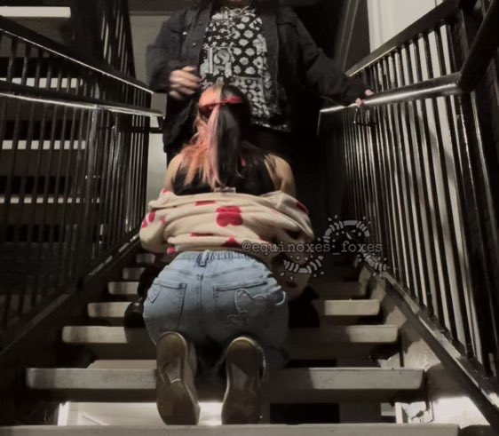 •┈••✦ 🖤 ✦••┈•

Come closer, Pets. 
     Call me Fox.

•┈••✦ 🖤 ✦••┈•

• Twenty-Eight
• Soft Dom with a Sadomasochistic  streak.
• NSFW Concept Writer with hard kinks (No TWs)
• Possessive predator and owner of <a href="/crybabyybunny/">bambi ୨୧ LIVVY DAY!</a>
• Trans Man (He/Him)