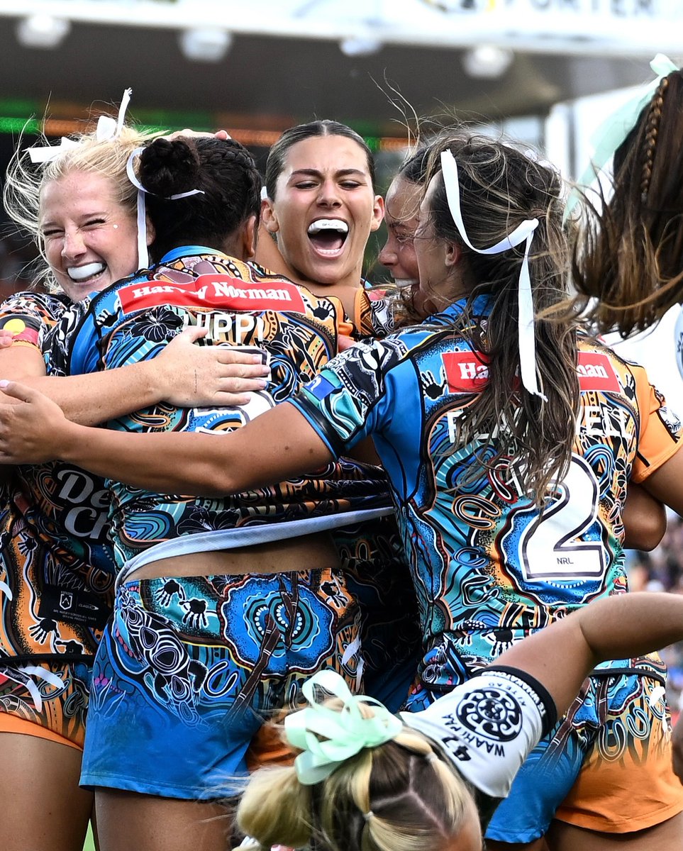 NRLWomens's tweet photo. Edge. Of. Your. Seat. #NRLAllStars https://t.co/mMCwHwwjyc