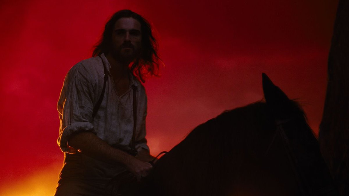 Que pedazo de actor es Jacob Elordi y que pedazo de película fue “Cumbres Borrascosas”. Se perfila para dejar huella y ser un clásico cinematográfico.