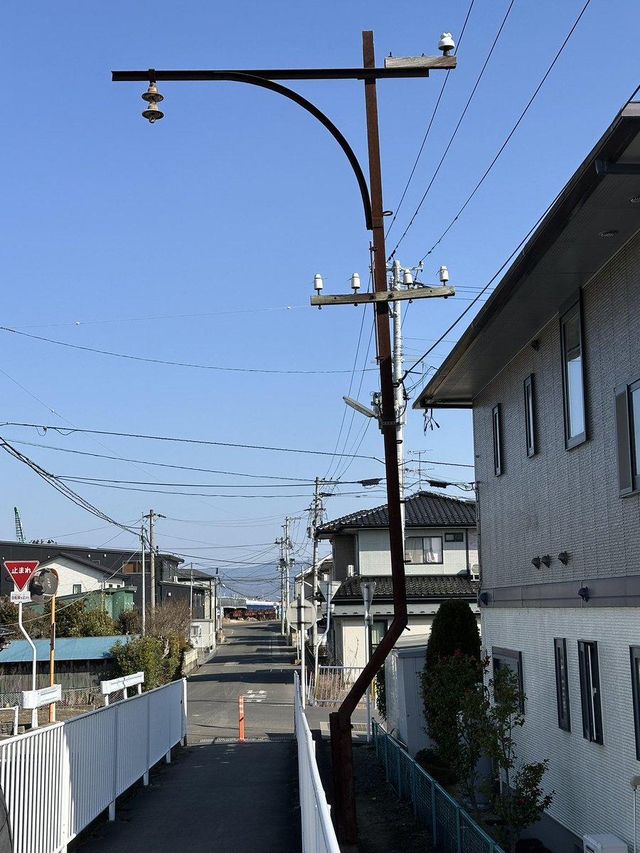 福島交通の古レール架線柱