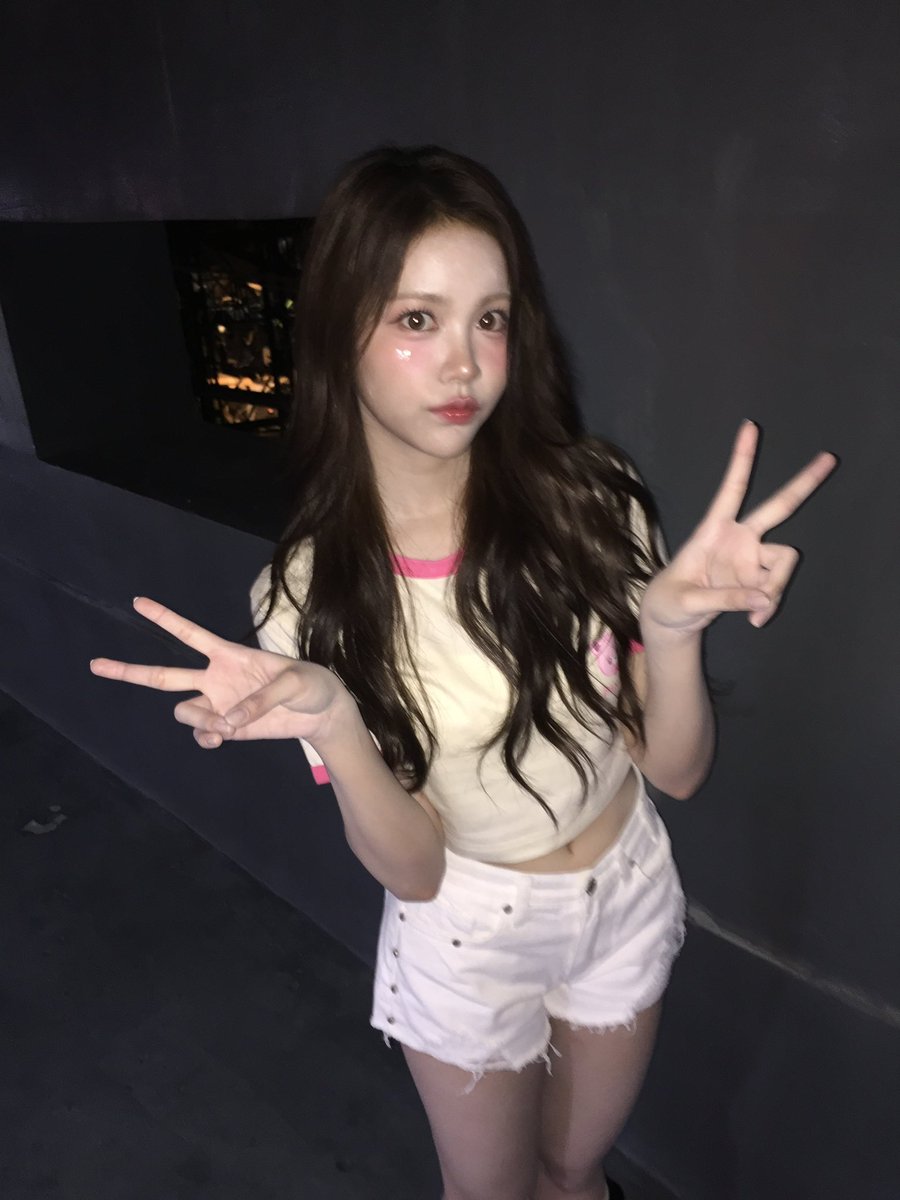 미소 tweet media