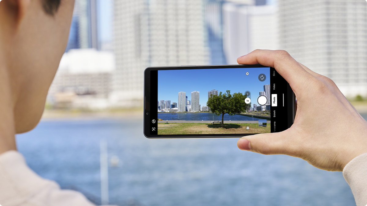 xperia_japan's tweet image. Xperiaを長くご愛顧いただいている皆さまに質問です！

✨とにかくデザインが好き
📸カメラ性能が良くて撮影が楽しい
📱トータルでの使い勝手の良さが抜群

など「皆さんがXperiaを選び続ける理由」 #Xperiaはいいぞ をつけて、引用ポストで教えてください！
たくさんの投稿をお待ちしています！