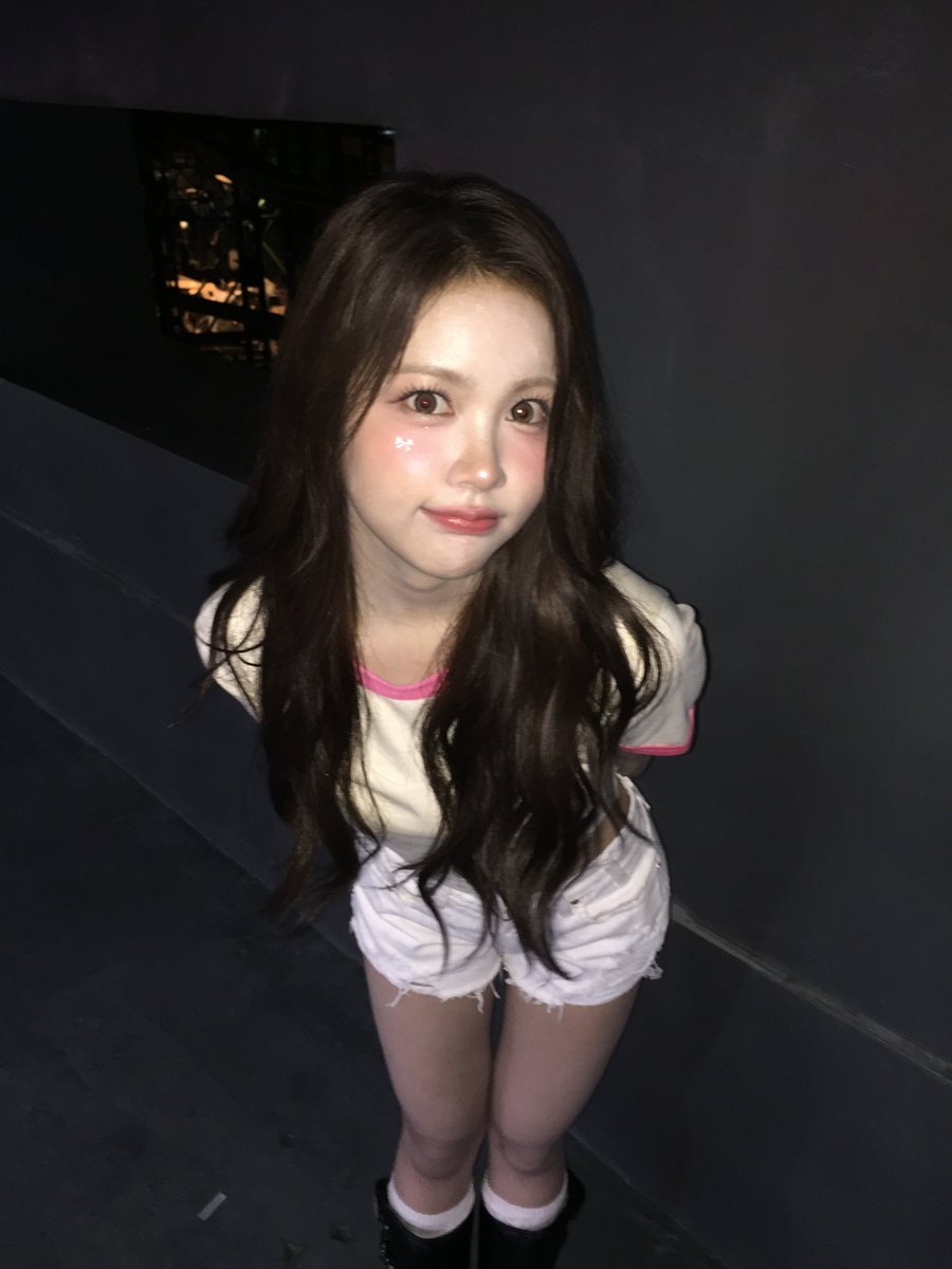 Hearts2INA's tweet image. 260215 #CARMEN weverse post

SMTOWN IN BANGKOK 🇹🇭❤️
Hari yang menyenangkan sekali🥰🥰

#Hearts2Hearts #하츠투하츠 #H2H
@Hearts2Hearts