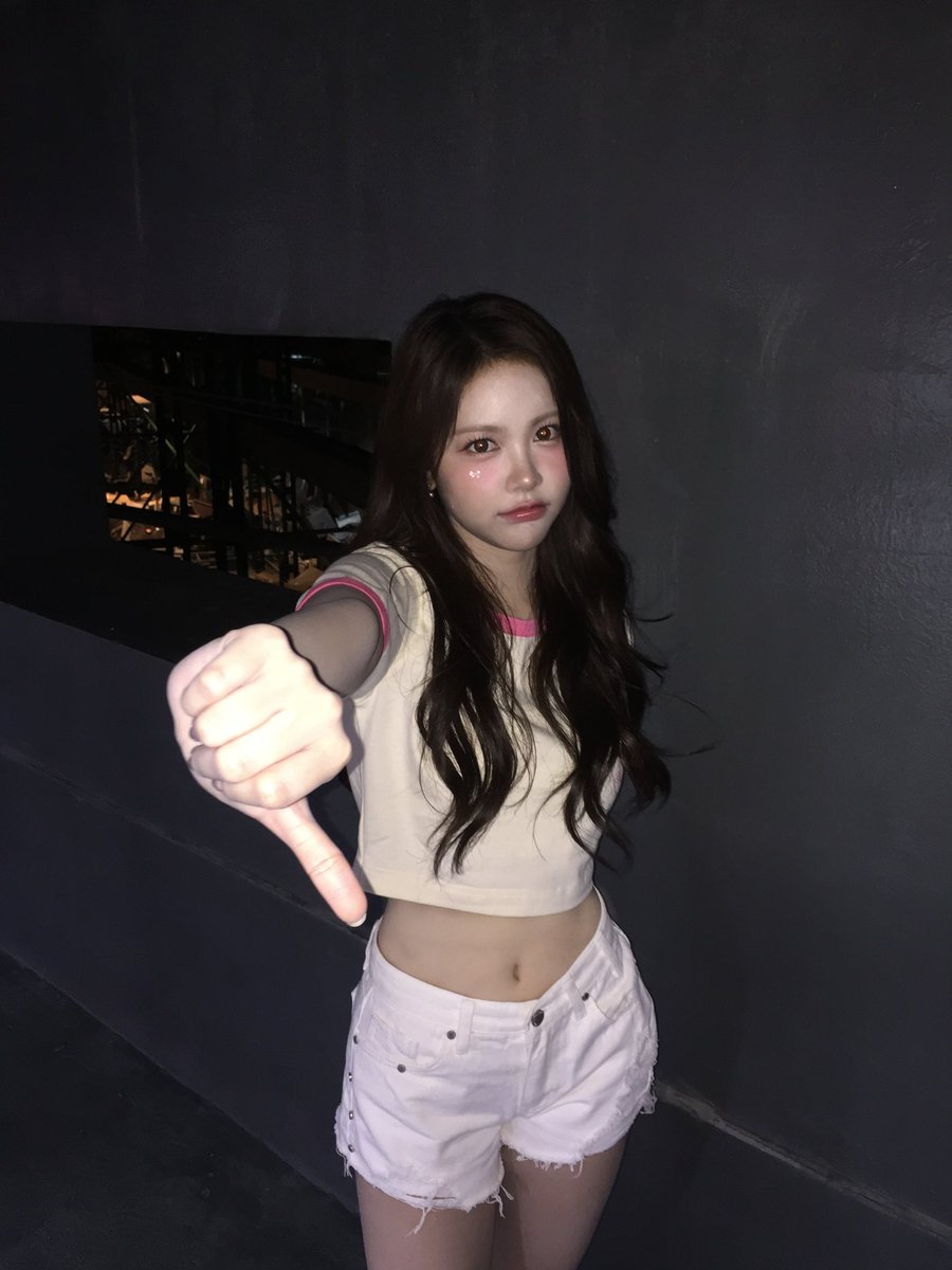 Hearts2INA's tweet image. 260215 #CARMEN weverse post

SMTOWN IN BANGKOK 🇹🇭❤️
Hari yang menyenangkan sekali🥰🥰

#Hearts2Hearts #하츠투하츠 #H2H
@Hearts2Hearts