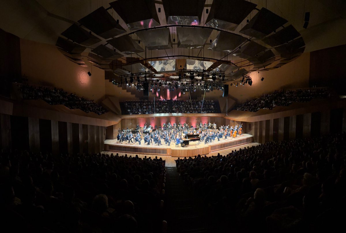 Ahora en vivo sigue el concierto de la <a href="/OFUNAM/">OFUNAM</a> y su participación final en el Festival Internacional de Piano.

Participan: Sylvain Gasançon, director titular / Stephen Hough, piano

• Link: musica.unam.mx
• Programa digital: musica.unam.mx/uploads/files/…

#MúsicaUNAM