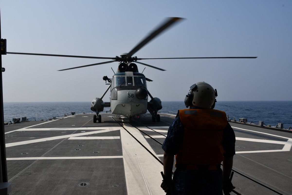 prodefencejammu's tweet image. Responding swiftly as a #FirstResponder and trusted #GlobalSecurityPartner,  #IndianNavy launched a Sea King helicopter on #14Feb to evacuate a critically ill Japanese sailor from a #JMSDF ship 200 km from #Visakhapatnam.

The patient was safely airlifted to @IN_Dega and shifted