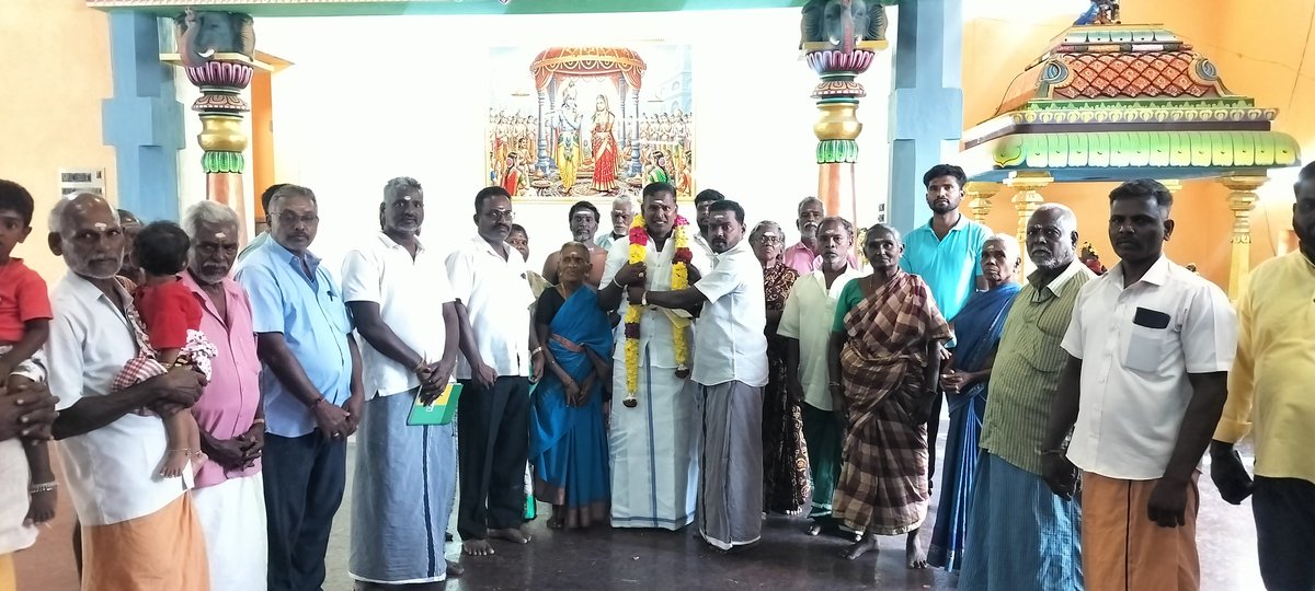 AKSaiJSaravanan's tweet photo. எனது ஊசுடு தொகுதிக்குட்பட்ட ராமநாதபுரம் பகுதியில் உள்ள ஸ்ரீ சக்கர விநாயகர் ஸ்ரீ முத்தாலம்மன் ஆலய திருப்பணி மற்றும் கும்பாபிஷேகத்திற்கு இந்து அறநிலை துறை மூலம் வழங்கப்பட்ட ரூ.10 லட்சத்திற்கான காசோலையை ஊர் பெரியவர்கள் முன்னிலையில் கோவில் அதிகாரியிடம் வழங்கினேன். @BJP4Puducherry https://t.co/vU3LvfuFbt