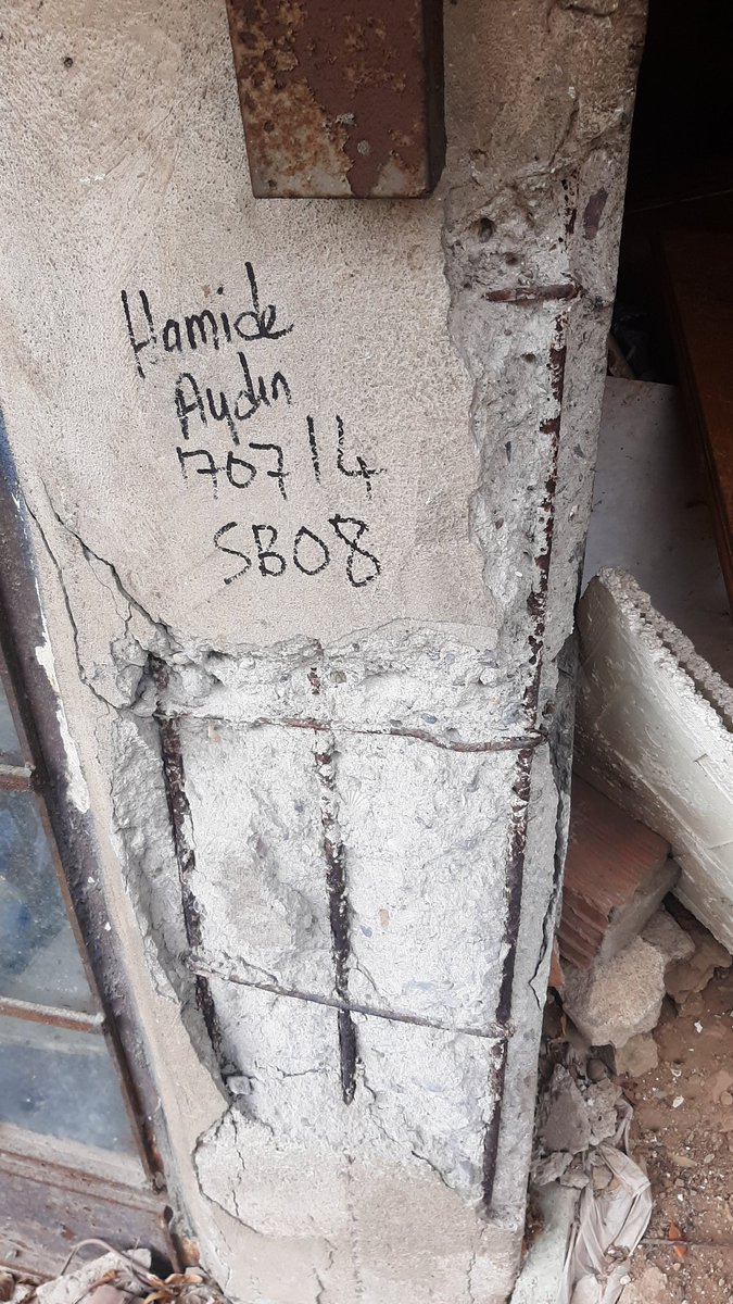#SesimizOlun Günaydınlar  yazmadığım yer kalmadı cimer dahil kimse bizi duymuyor istanbul g.o.paşa pazariçi mahallesinde 99 DEPREMİNDEN hasarlı evim hala ayakta