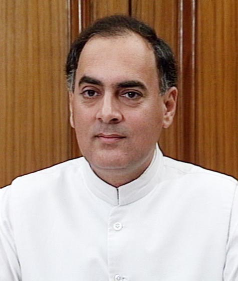 मेंने राजीव गांधी को दिल्ली के मुग़ल-ए-आज़म से रोड मास्टर बना दिया : मान्यवर कांशीराम साहब

जब कांशीराम ने 1989 के जनरल चुनाव में तत्कालीन प्रधानमंत्री राजीव गांधी के खिलाफ अमेठी से चुनाव लड़ा तो पार्टी के ज्यादातर लोगों (जिसमें पंजाब के लोगों की काफी गिनती थी) ने कहा कि कांशीराम