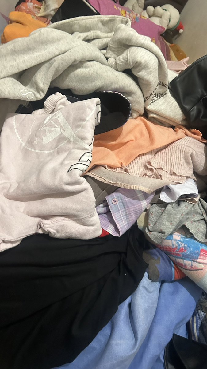 prelovedbyza tweet media