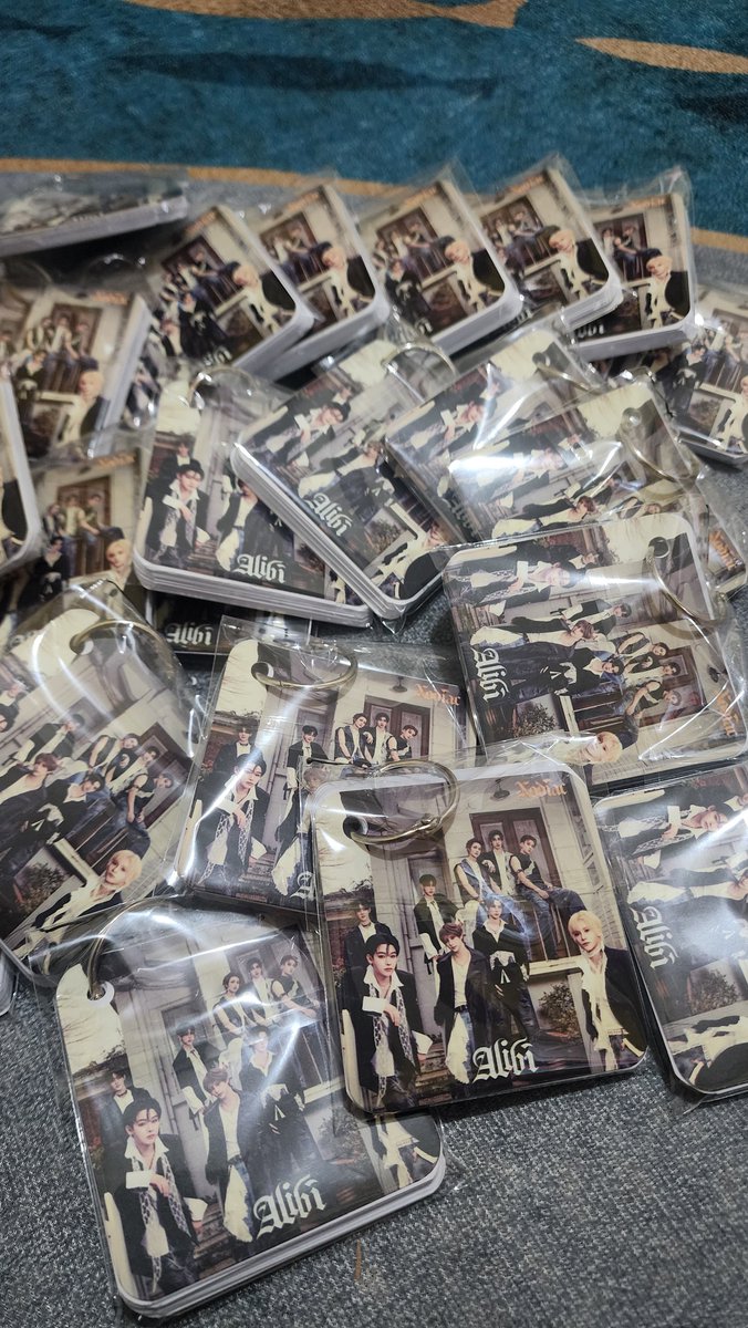 ikanachyia's tweet image. Ada yang mau? Ini Notes Gantung.
For free, karena harusnya ini buat freebies Birthday Event ZaLexSing di Bdg minggu lalu. Tapi karena telat datang expedisinya, jadi ga sempat keangkut 😅

CO disini ya Sovely kl minat 💚id.shp.ee/myuKYvs

#XODIAC_Alibi
#XODIAC #소디엑