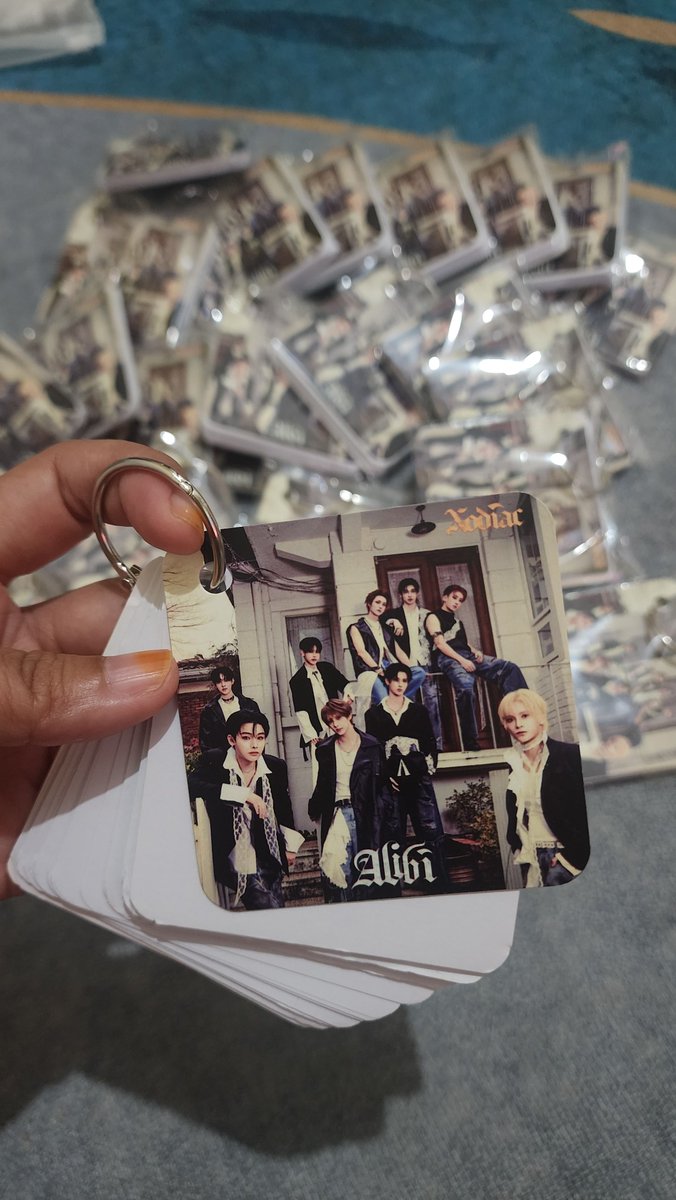 ikanachyia's tweet image. Ada yang mau? Ini Notes Gantung.
For free, karena harusnya ini buat freebies Birthday Event ZaLexSing di Bdg minggu lalu. Tapi karena telat datang expedisinya, jadi ga sempat keangkut 😅

CO disini ya Sovely kl minat 💚id.shp.ee/myuKYvs

#XODIAC_Alibi
#XODIAC #소디엑