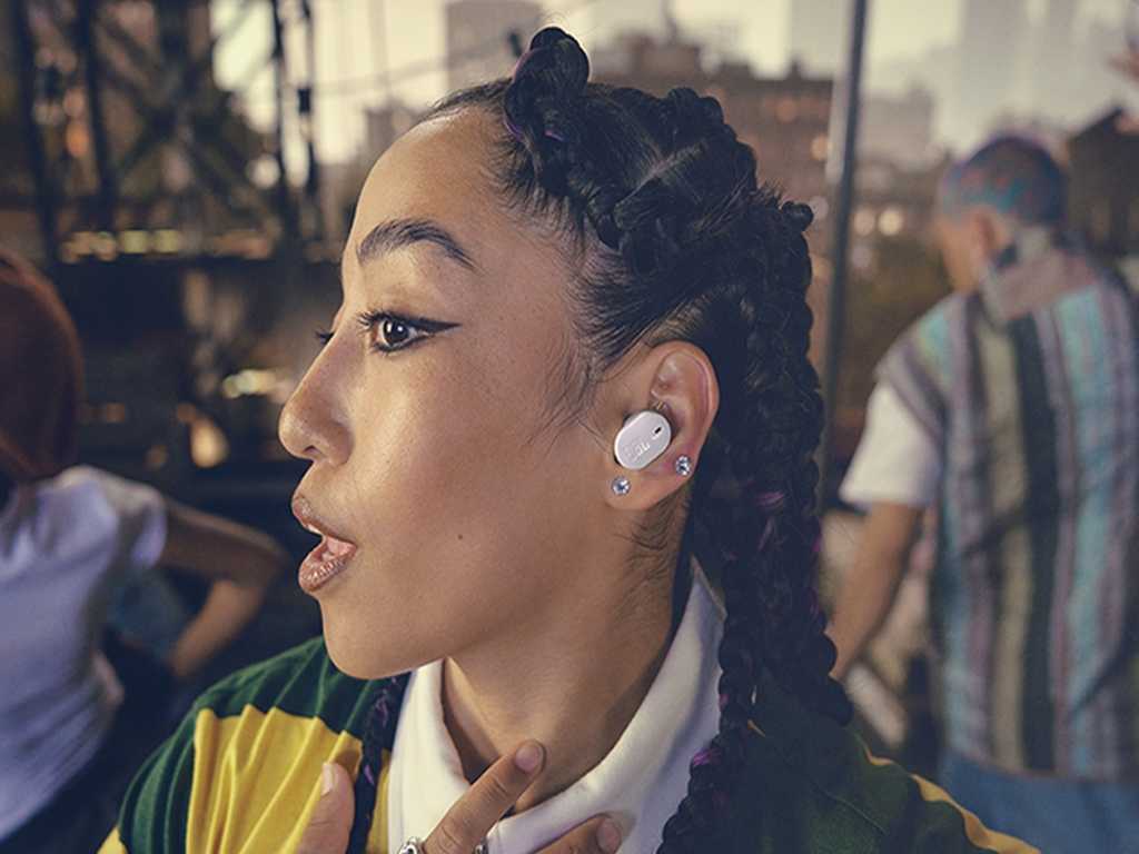 Block the world, keep the beat - JBL Tune Buds 2 for $39.99 dlvr.it/TQyqVq $AAPL