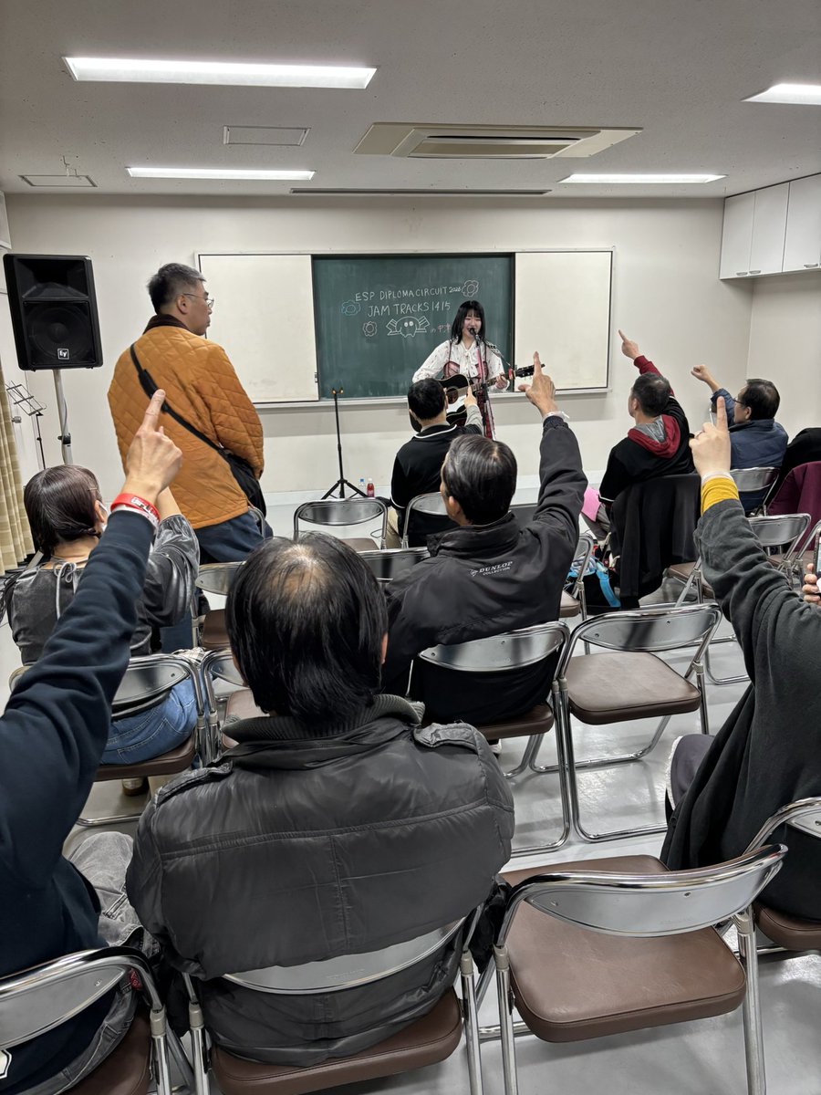 ESPDIPLOMA's tweet photo. 中津福祉会館にて、ちゃむりんさんのステージが始まりました！！🌟
ぜひお楽しみください！✨ https://t.co/GSU5tTaeAt
