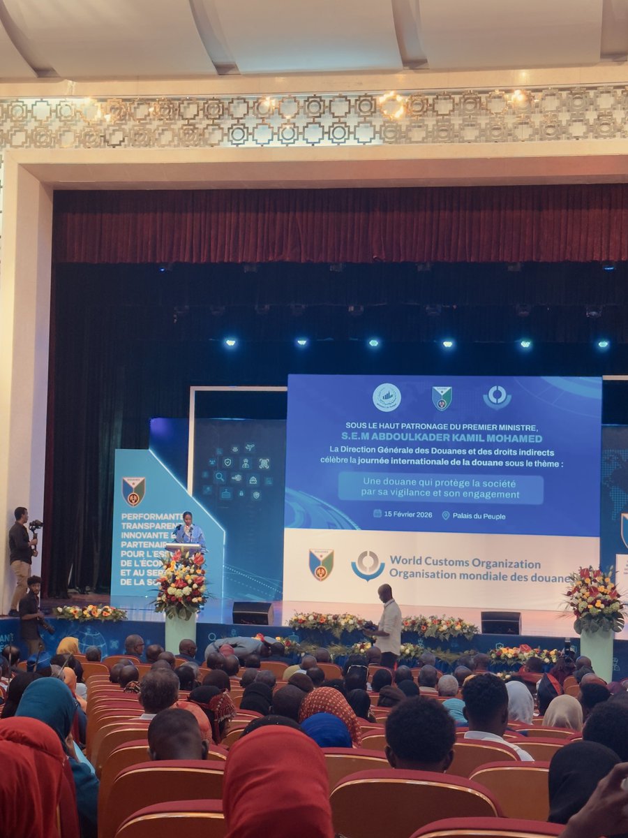 Lors de la Journée Internationale de la Douane, le Directeur Général, Mr Gouled, a marqué les esprits par une intervention forte, structurée et tournée vers l’avenir de l’institution.

Son discours, axé sur la modernisation, la transparence et l’innovation, a été accueilli avec
