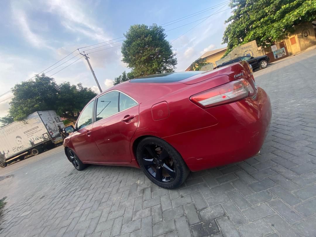 AWOOF AWOOF DEALER DEAL🚨🚨🚨EXTREMELY CLEAN REGISTERED 
2008 TOYOTA CAMRY

-V6 ENGINE

Price: 5.7M to the owner (Negotiate on inspection) 

Settlement: 300K

📍Surulere

DM or call/WhatsApp 09031939841 for more details and inspection