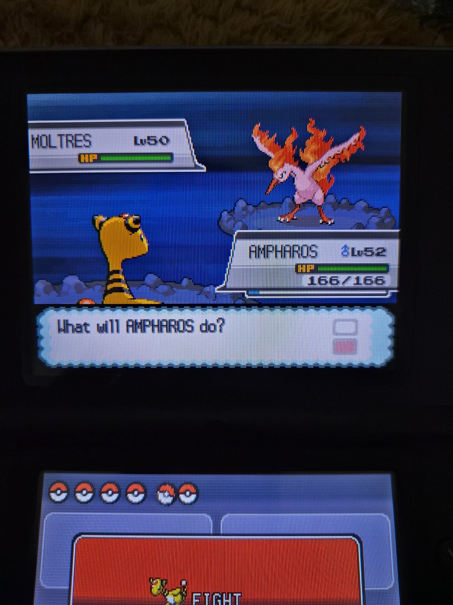CouchPikmin's tweet photo. Shiny Moltres 1917 Sr. Finally this bird shows its true colours! Beautiful shiny. 
#ShinyPokemon https://t.co/Sq5WK841cW