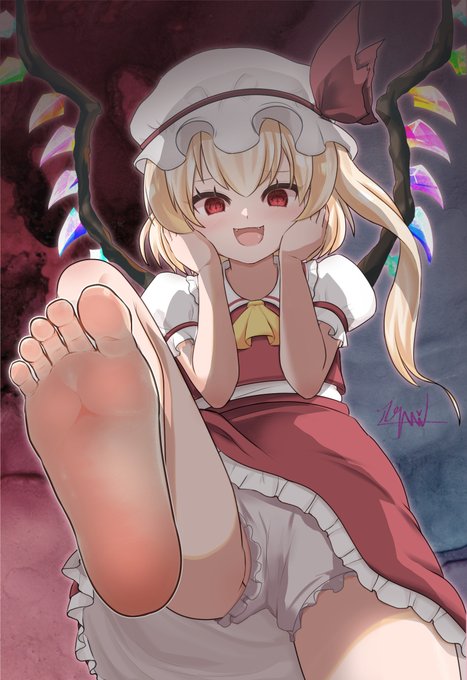 支援サイトでフランちゃんに足で踏んでもらうイラストの差分10枚を公開しました。(ドロワーズ、おむつ、おもらし、おしっこ、ドロワーズなし差分) https://t.co/rSZW8cpRU1 