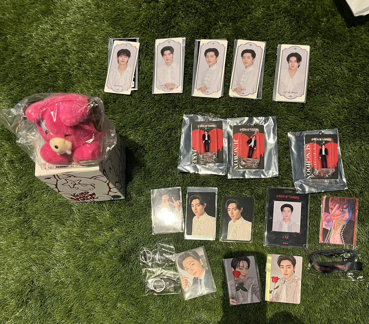 更新しました🐥⸒⸒
#ENHYPEN交換 
住友ビル 三角広場にて