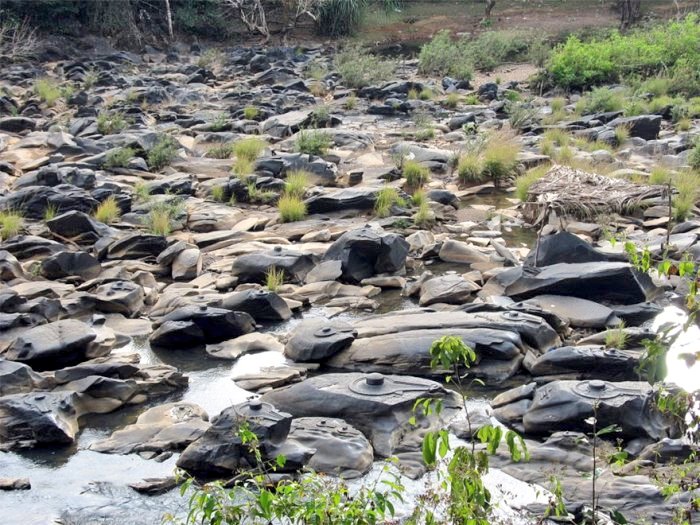 Sahasralinga , Sirsi , Karnataka Where  1000 Shiva Linga are Carved on Rocks In River Shalmala