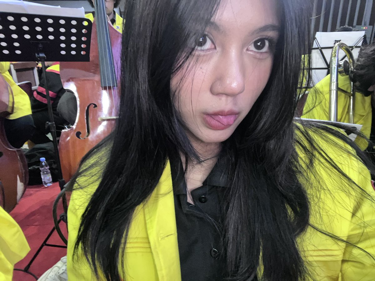 indiraseruni__'s tweet photo. viola~ https://t.co/yf16NzeeHD