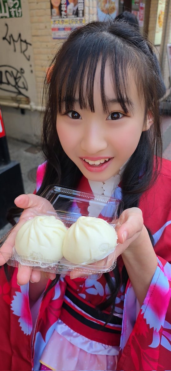 おつゆぴ🤗撮影会してきたよ🧡 今日の衣装は和装なの🤭 休憩中に小籠包
