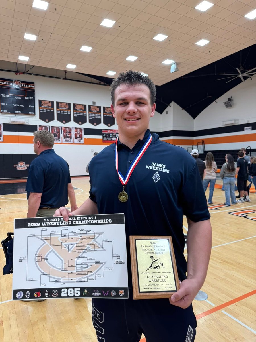 banks_braves's tweet image. 📢 Huge shout out to our Braves wrestlers on a District Championship! (By over 200 points!)

Even bigger shout out to @CadeWilson66 on his District Championship and on being selected as the Most Outstanding Wrestler in the District!

#GoBraves #WIT #GoingToState