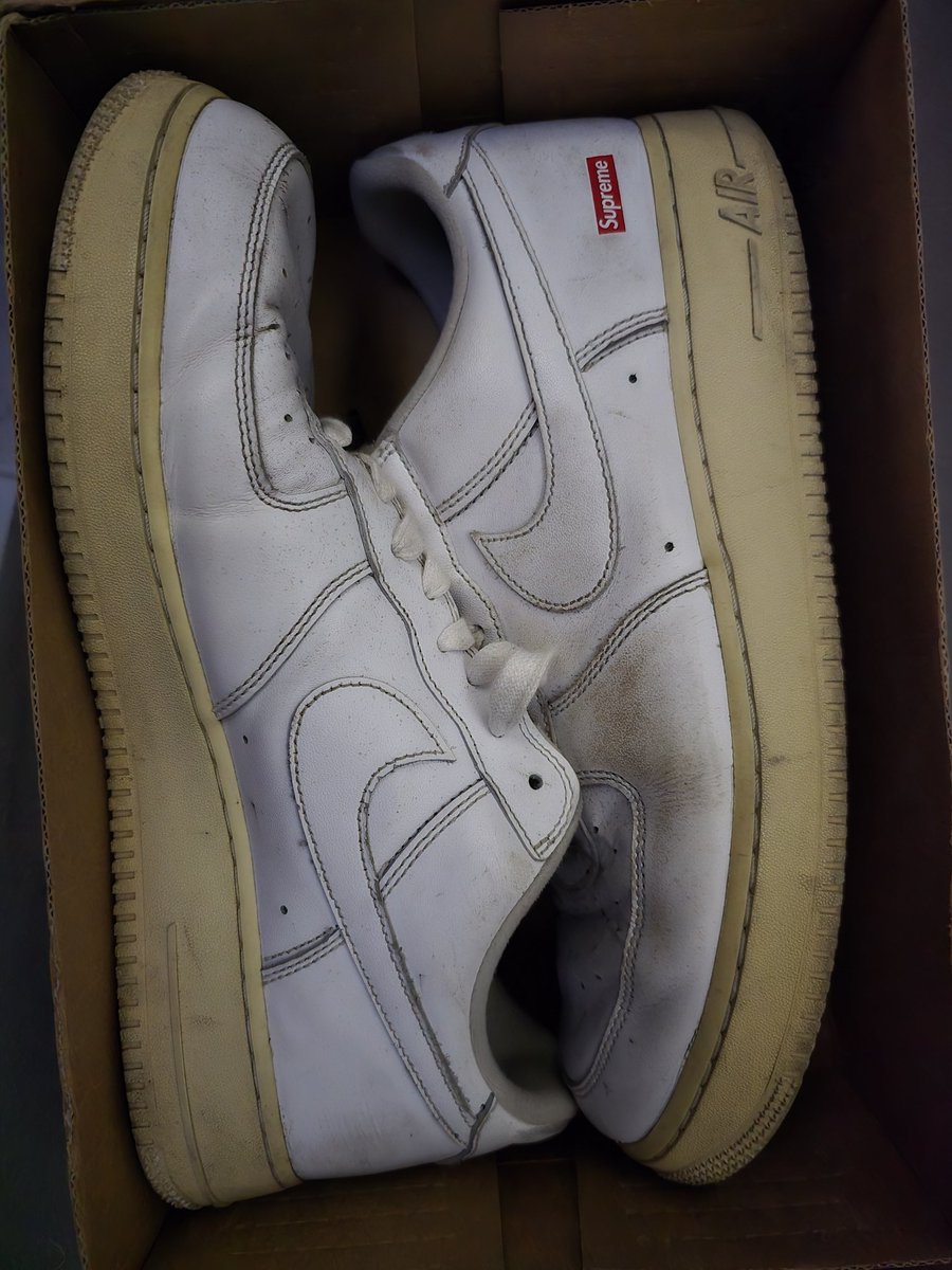 sneakersseller7's tweet photo. This time I got these beautiful supreme af1s from my favourite follower @KinkyKonrad. Guess what they'll get as a welcum ๐๐ฅต
#nike #cumdumps #beaters #load #sneakersfetish #worn #afos #cum #sneakerfetish #nikefuck #cumming https://t.co/ZsxgOVoTty