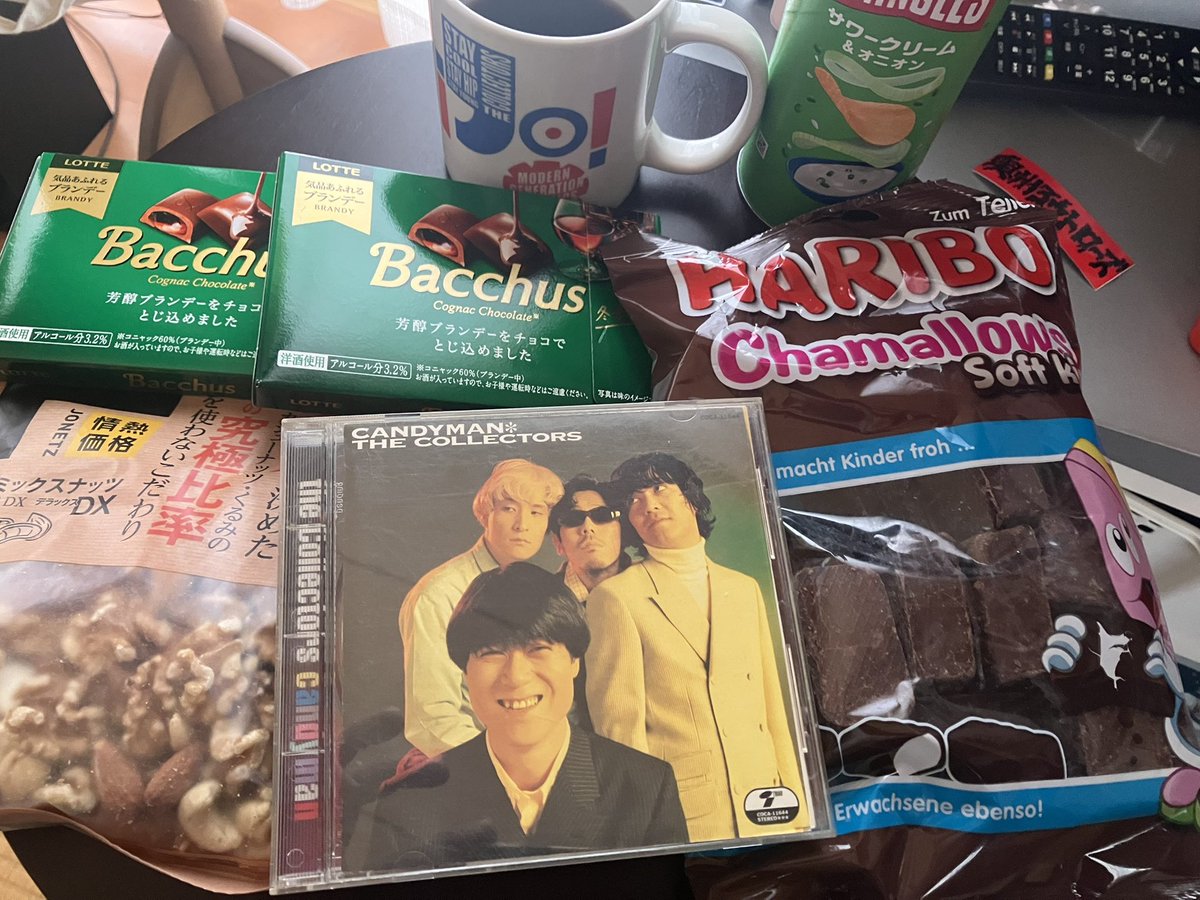 今日のジョン＋家族からもらったバレンタイン＋CANDYMAN＊THE COLLECTORS（1994年作品）

高校生だった
間違いなくコレクターズのアルバムで1番聞いた作品だと思う（タイムリーに聞いた作品の中では）

なによりも高校生当時難しかった「ネイビーブルー」が今心に突き刺さって動けない