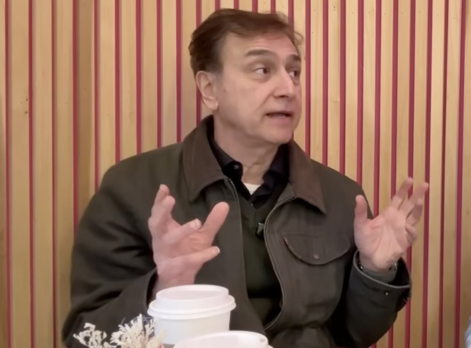 🚨 “ضروری نہیں کہ اسے “پوائزن” کہا جائے؛ لیکن اگر خوراک میں کوئی چیز اس طرح شامل کی جائے جو کلاٹ فارمیشن بڑھائے، تو وہ” — معید پیرزادہ
"عمران خان کی موجودہ میڈیکل ضرورت صرف آنکھ تک محدود نہیں۔ اصل مسئلہ اُن کی اوورآل میڈیکل کنڈیشن ہے:
• خون کی نالیوں (Vessels) اور پورے واسکیولر