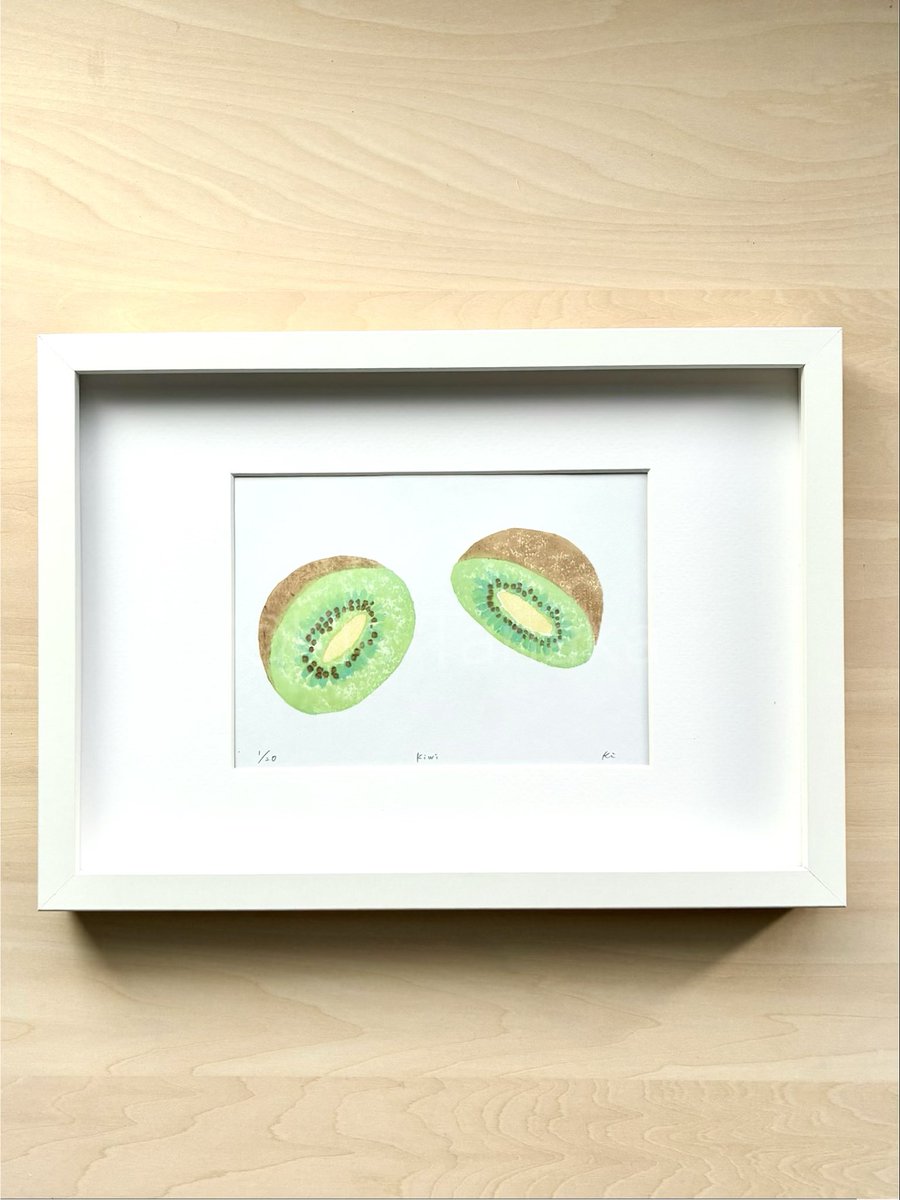 konoha422's tweet photo. 個展の絵　その3   今日は少し暖かいですね🥝

#illustrathion #木版画 #多色刷り #イラスト https://t.co/xg9CW608mu
