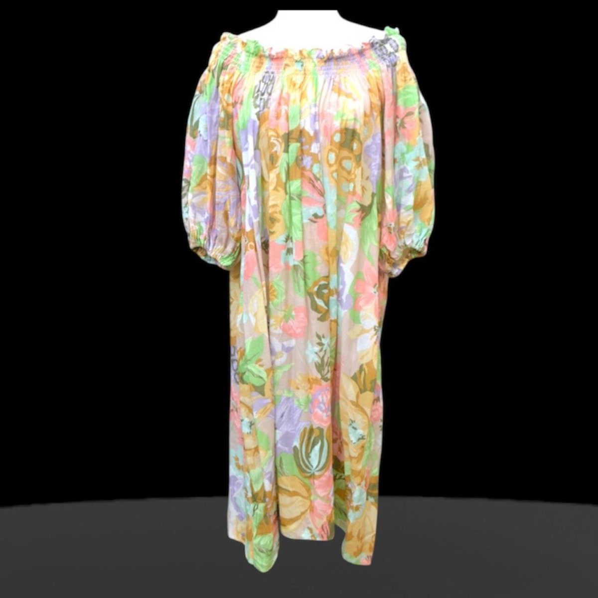 VintageLagoon's tweet photo. We’re taking a short breather ☕️
Vintage Blue Lagoon shops will be back open in 5 days.
Until then, here’s a little peek at some spring vintage we’re loving 👠
Stunning short smock dress by Clothes By Samuel Sherman 70s vintage gem
#springvintage #PrelovedFashion #VintageStyle https://t.co/irwHEQOiZa