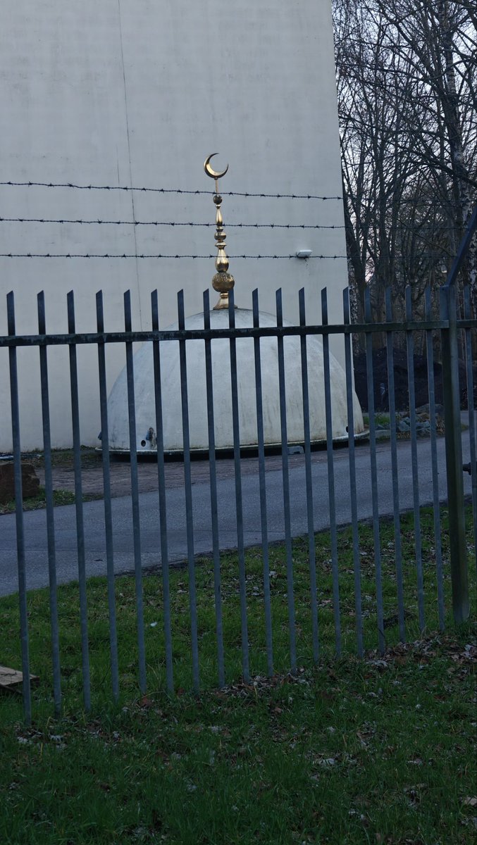 Er staat een koepel achte fata morgana #efteling <a href="/Efteling/">Efteling</a>