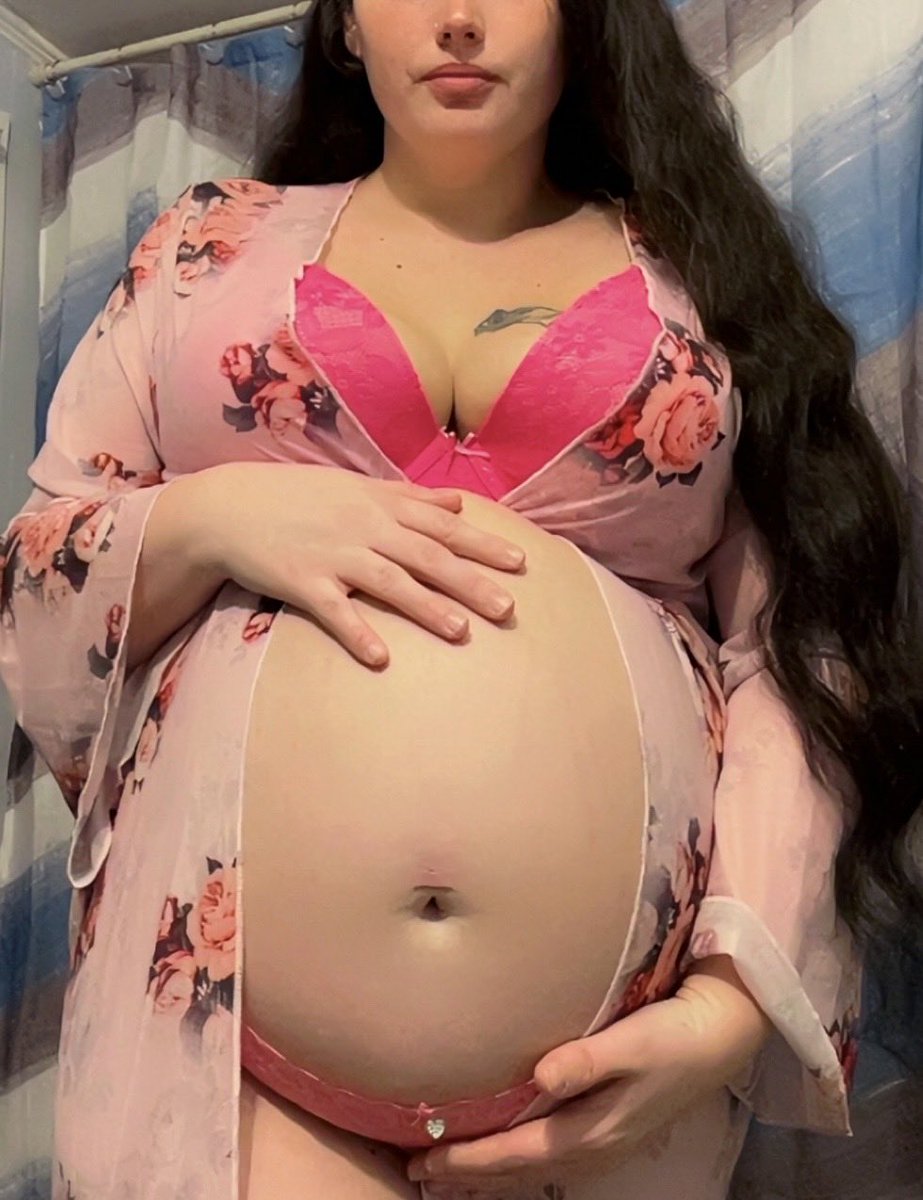 Happy late Valentine’s Day~❤️

And yes, I’m pregnant again lol